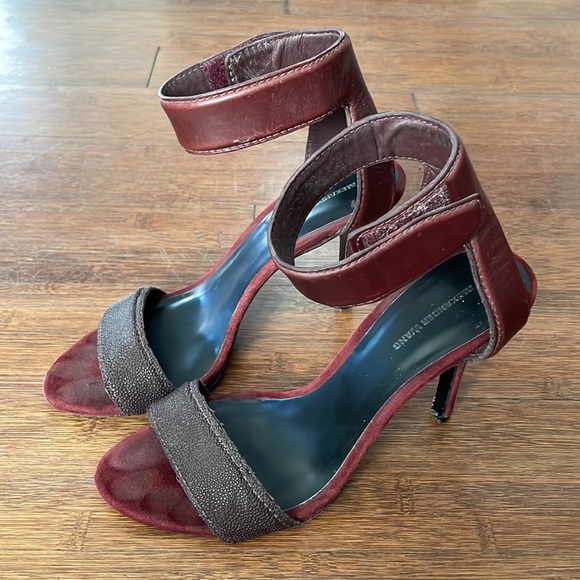 Alexander Wang burgundy heels with Velcro closure around ankle. Size 38 - Picture 3 of 7